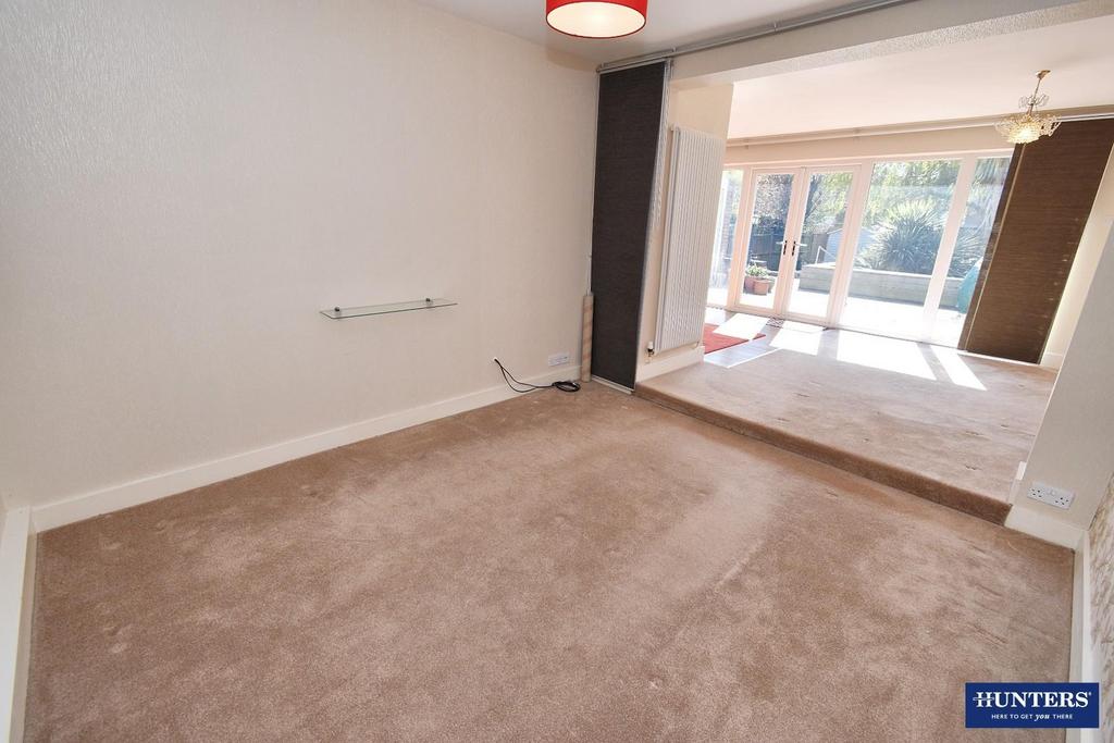 Lounge-dining room