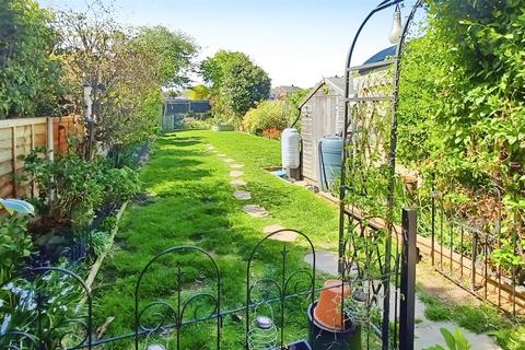 3 bedroom semi-detached house for sale, Benenden Road, Wainscott