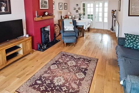 3 bedroom semi-detached house for sale, Benenden Road, Wainscott