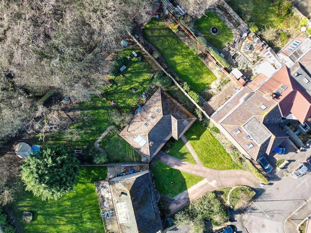 59 Cheyne Avenue drone-7.jpg