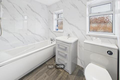 2 bedroom terraced house to rent, 7 Datchet Garth, HU4 7EP