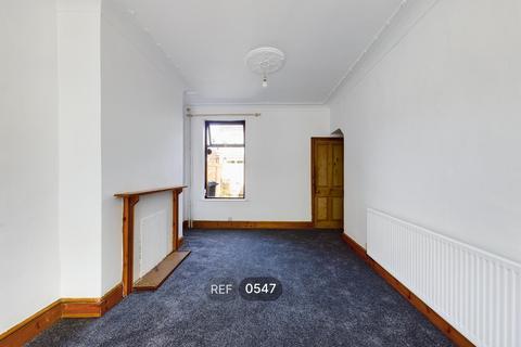 2 bedroom terraced house to rent, 4 Chatham Street, HU3 6PP
