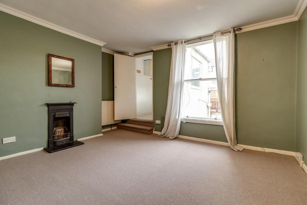 Living room a.jpg
