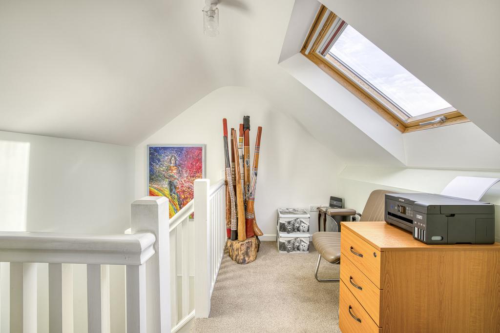 Primrose Corner, Street-23