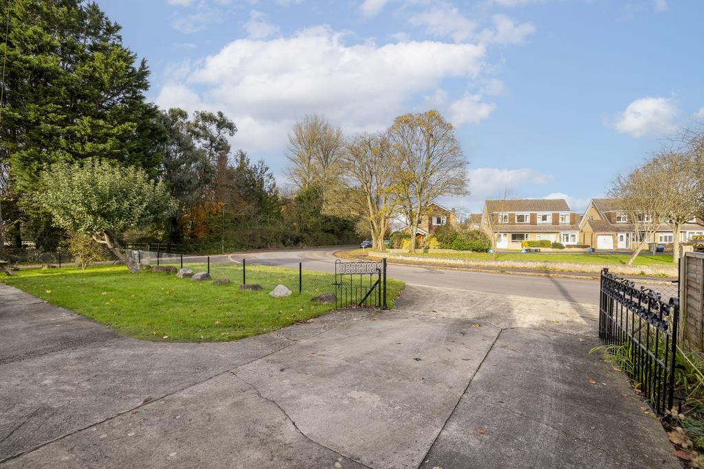 Primrose Corner, Street-5