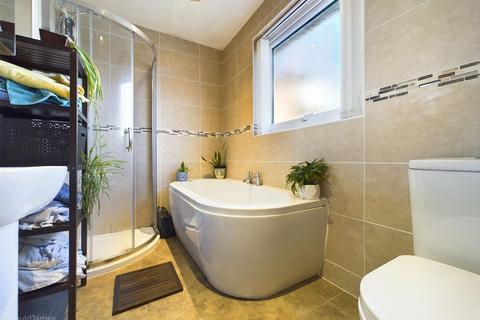 3 bedroom semi-detached house for sale, Besecar Avenue, Nottingham NG4