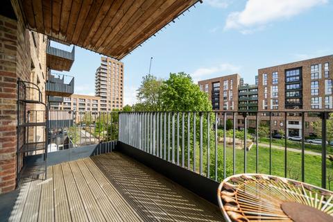 2 bedroom flat for sale, Whelan Road, London W3