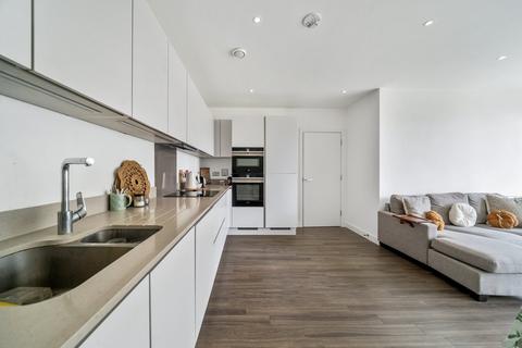 2 bedroom flat for sale, Whelan Road, London W3