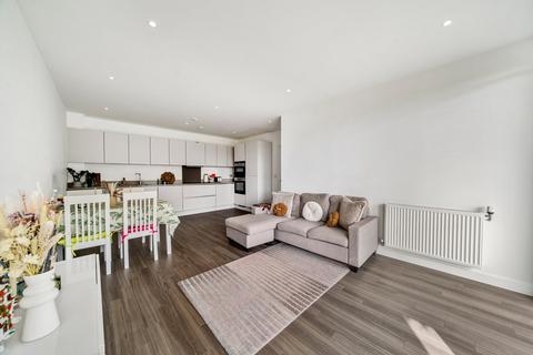 2 bedroom flat for sale, Whelan Road, London W3