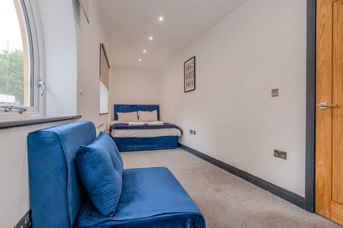 3 bedroom terraced house to rent, Wilbury Road, Hove, BN3