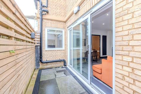 3 bedroom terraced house to rent, Wilbury Road, Hove, BN3