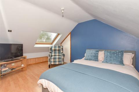 38 Station Road, Meopham, Gravesend, DA13 0LX