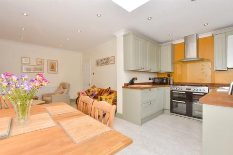 38 Station Road, Meopham, Gravesend, DA13 0LX