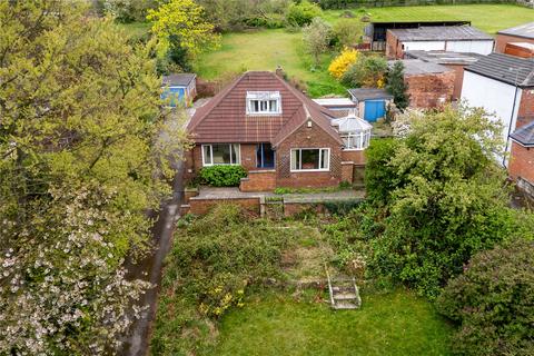 3 bedroom bungalow for sale, Knottingley Road, Pontefract, West Yorkshire, WF8