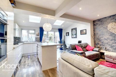 19 Nelson Close, Biggin Hill, Westerham, TN16 3LS