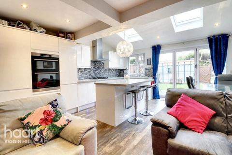 19 Nelson Close, Biggin Hill, Westerham, TN16 3LS