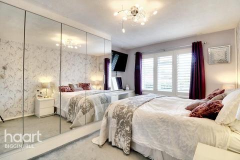 19 Nelson Close, Biggin Hill, Westerham, TN16 3LS