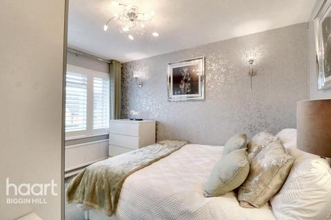 19 Nelson Close, Biggin Hill, Westerham, TN16 3LS