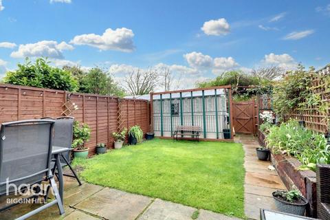 19 Nelson Close, Biggin Hill, Westerham, TN16 3LS
