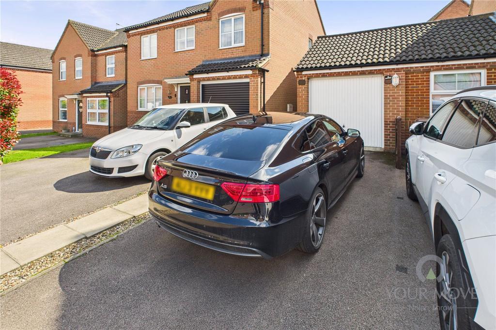 Driveway/Garage