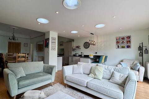 216 Walmley Road, Sutton Coldfield, B76 2PR