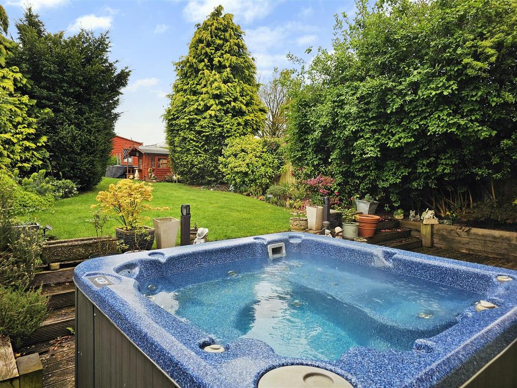 Hot-Tub