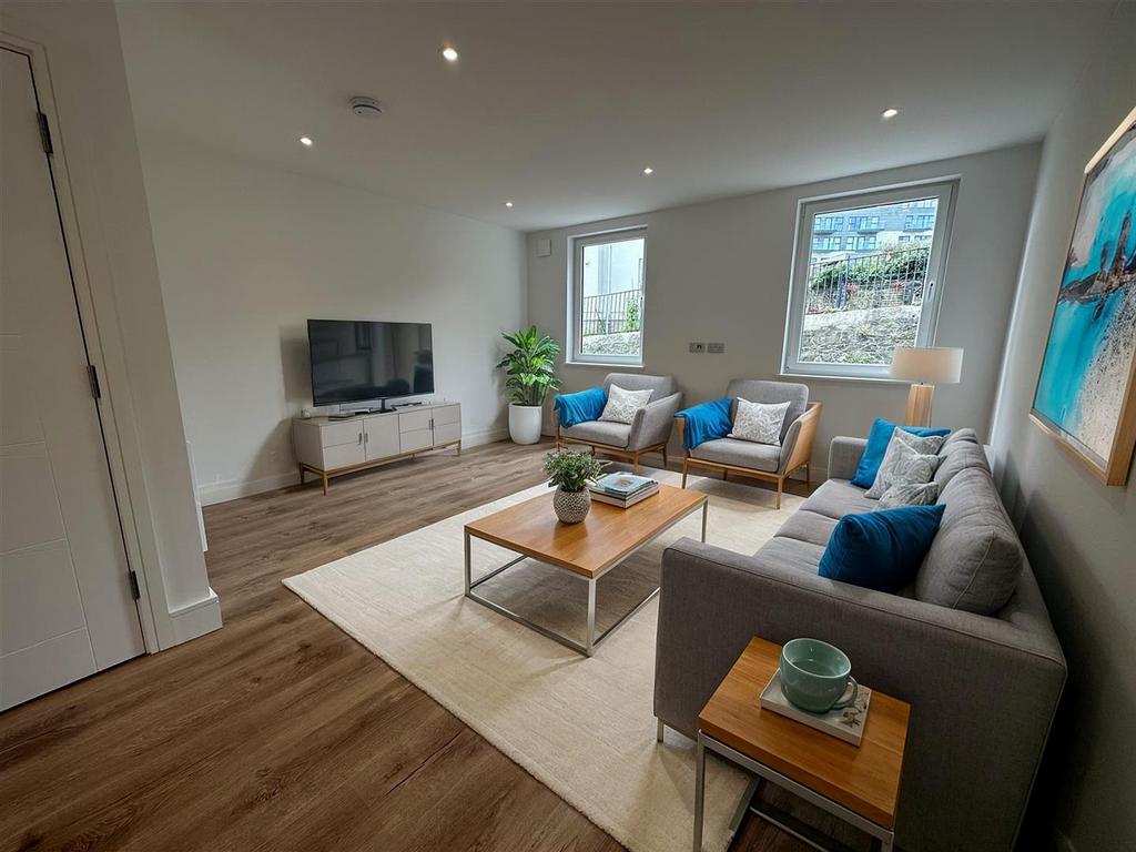 Virtual Staging AI - OTRHxs Q7 k2w Bkal SLc gw - 9 Oc