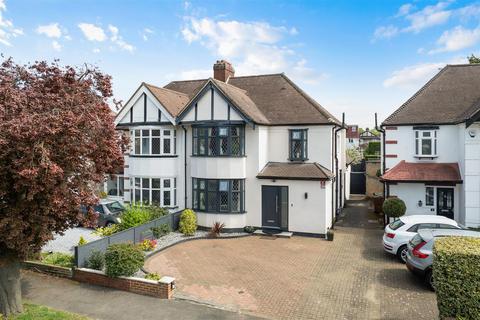 70 Bradstock Road, Epsom, KT17 2LQ