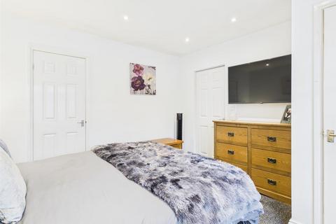1 Fairfield Drive, Kinver, Stourbridge, DY7 6EW