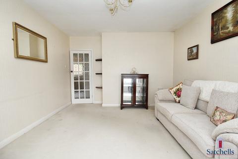 2 bedroom bungalow for sale, Runnalow, Letchworth Garden City, SG6