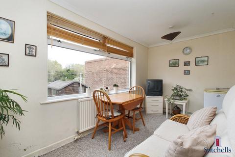 2 bedroom bungalow for sale, Runnalow, Letchworth Garden City, SG6
