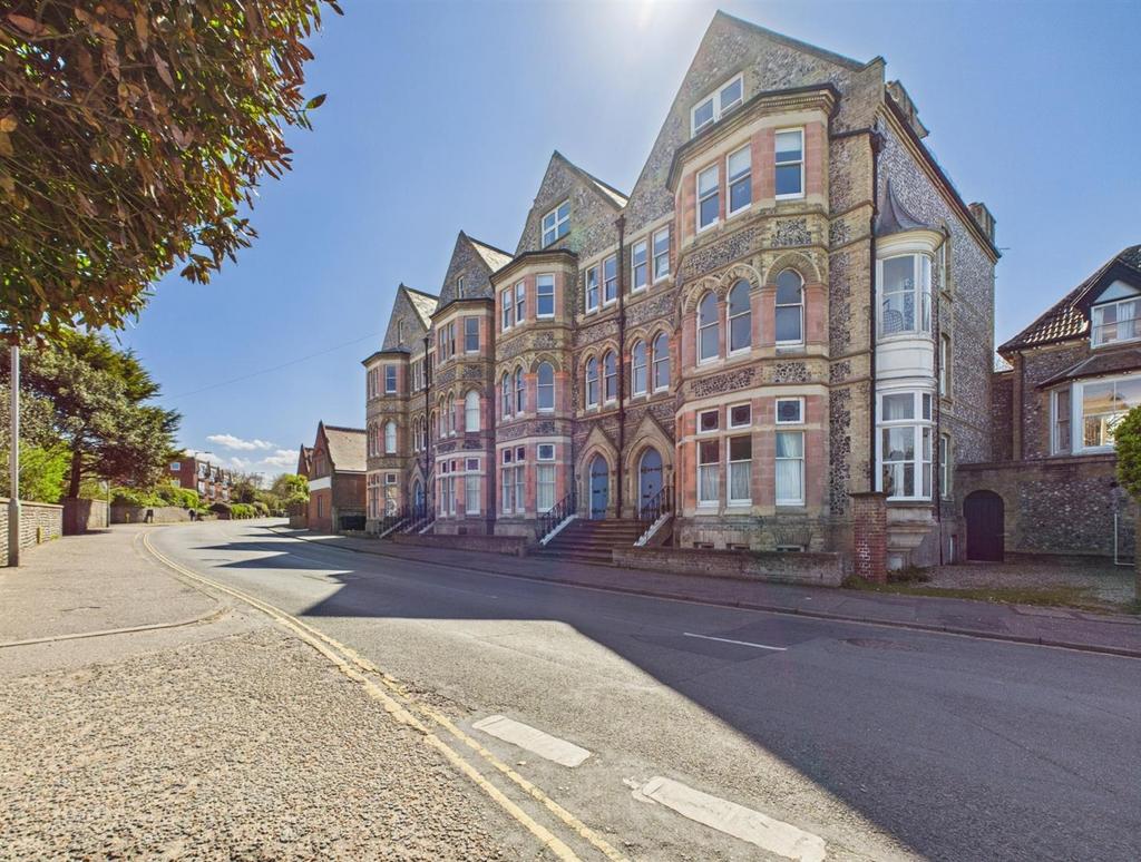 Cam04116 g0 pr0165 still017 f.jpg