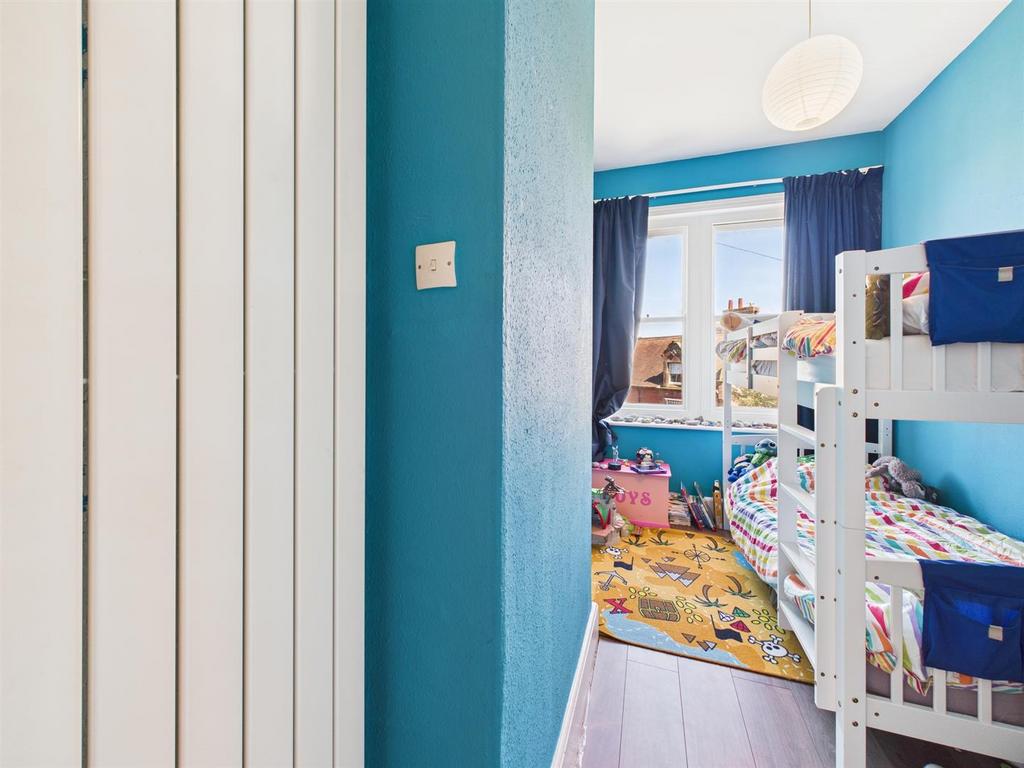 CAM04116 G0-PR0165-STILL009.jpg