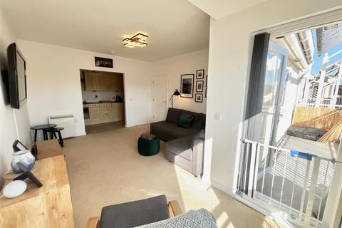 2 bedroom apartment for sale, Kingfisher Court, Gateshead