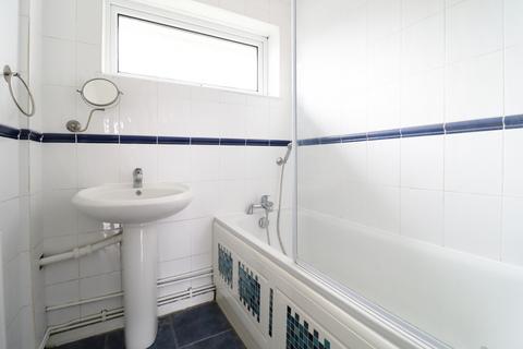 2 bedroom flat for sale, Upper Park Road, Bromley