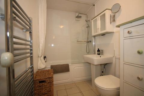 Flat C, 49 Ravensbourne Road, Bromley, BR1 1HW