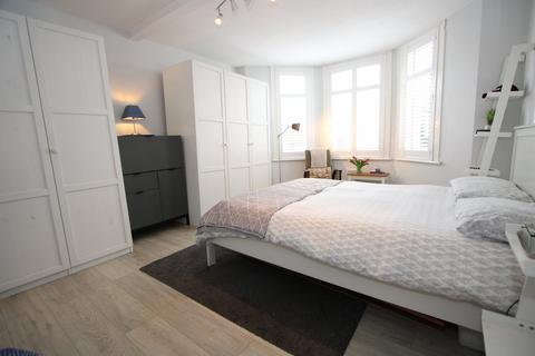 Flat C, 49 Ravensbourne Road, Bromley, BR1 1HW