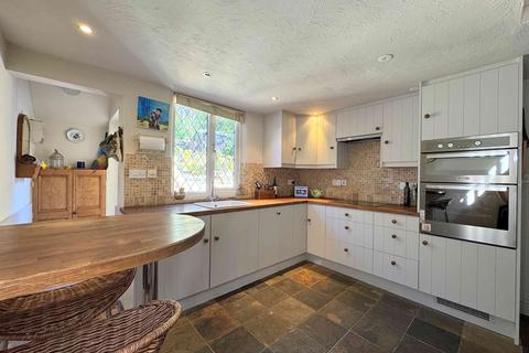 3 bedroom semi-detached house for sale, Newland Road, Huddersfield HD5