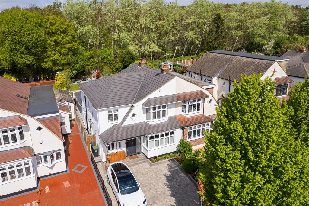 17 Woodland Way aerial  (1).jpg