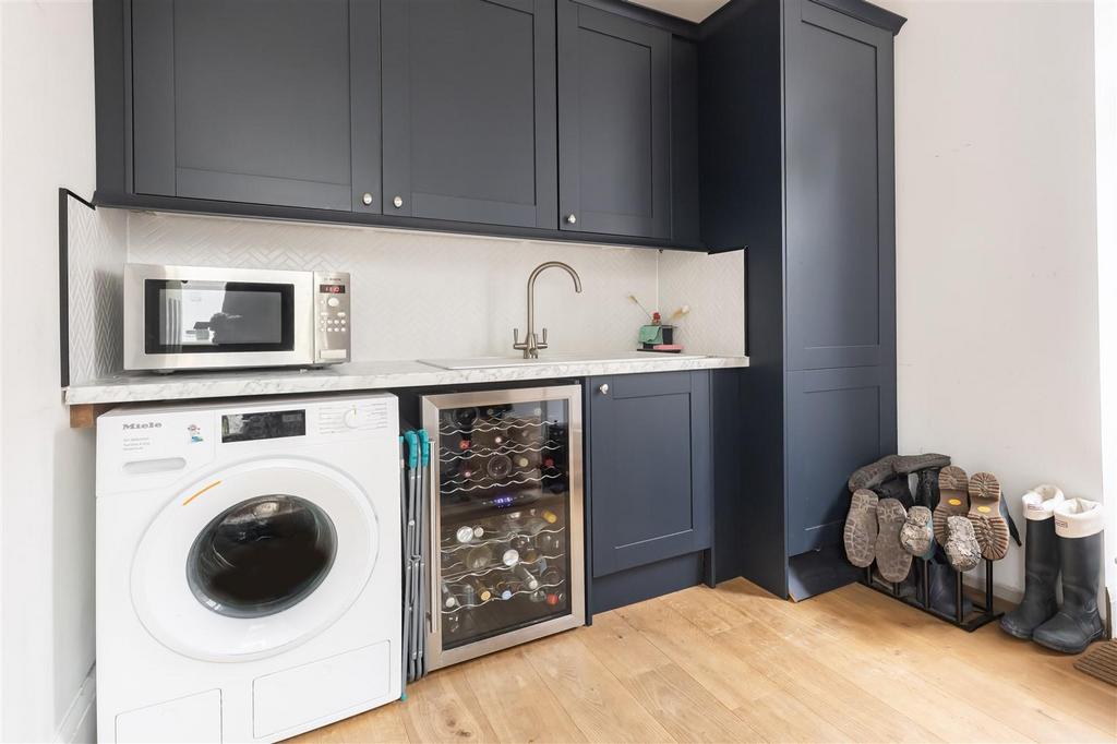 17 Woodland Way (20).jpg