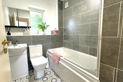 9 Dobbs Mill Close, Selly Park, Birmingham, B29 7NQ