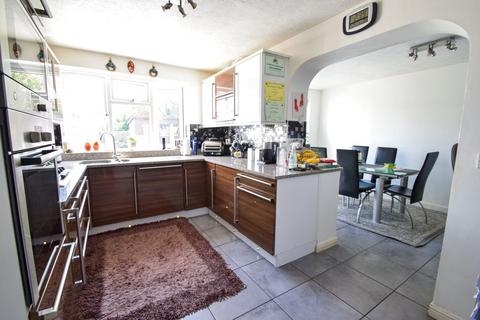4 bedroom detached house for sale, Niven Close, Wainscott, Rochester, ME3