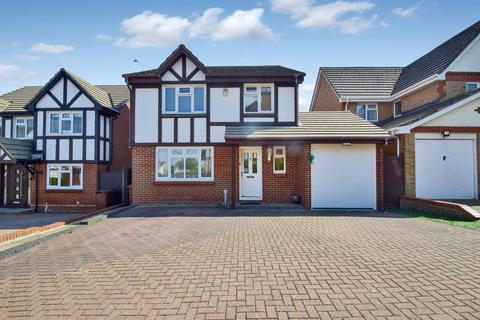 4 bedroom detached house for sale, Niven Close, Wainscott, Rochester, ME3