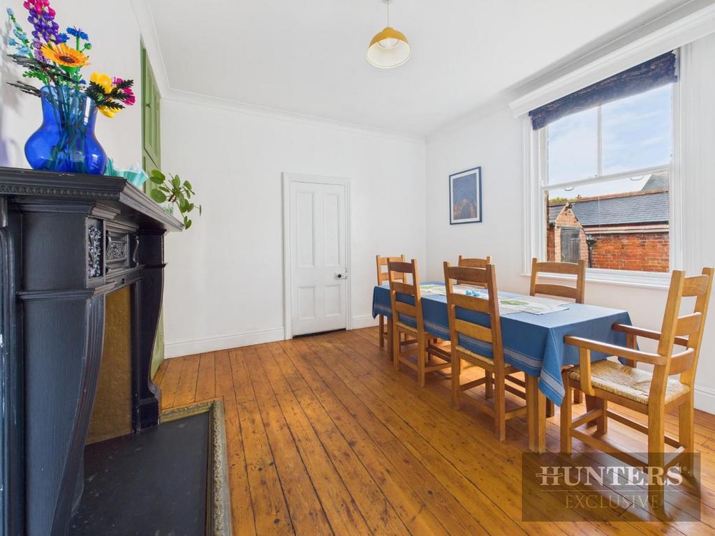 CAM05316 G0-PR0216-STILL001.jpg