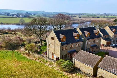 8 Lakeside View, Penistone, Sheffield, S36 7EX