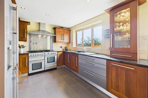 8 Lakeside View, Penistone, Sheffield, S36 7EX