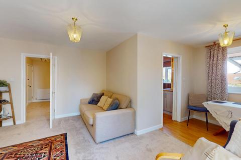 2 bedroom apartment for sale, Brentwood Court, North Parade, West Park, Leeds, West Yorkshire