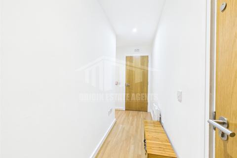 2 bedroom apartment to rent, St Martins Gate, Birmingham B2