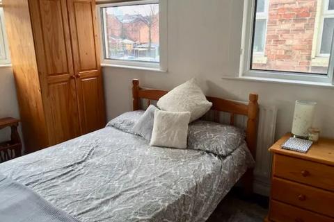 1 bedroom ground floor flat to rent, 22B Gregory Boulevard, Nottingham NG7