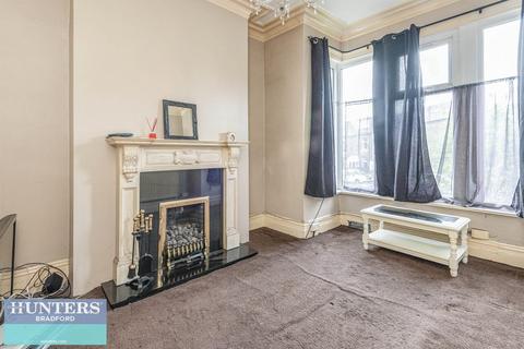 3 bedroom end of terrace house for sale, Smiddles Lane, Little Horton, Bradford, West Yorkshire, BD5 9NT